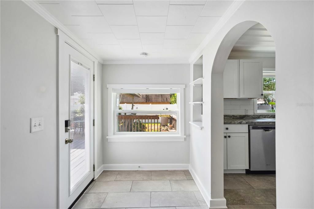 For Sale: $299,000 (3 beds, 2 baths, 1464 Square Feet)