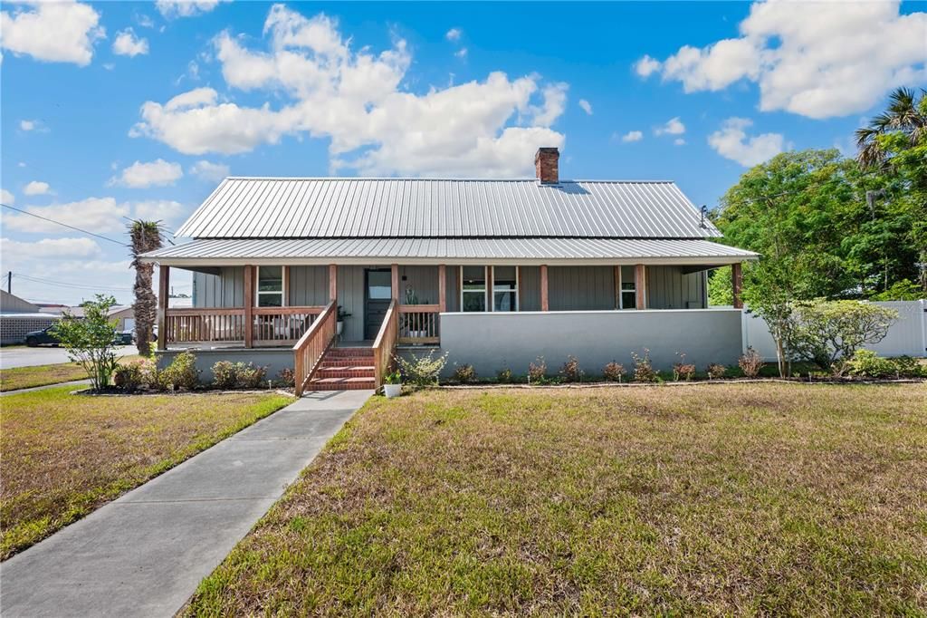 For Sale: $299,000 (3 beds, 2 baths, 1464 Square Feet)