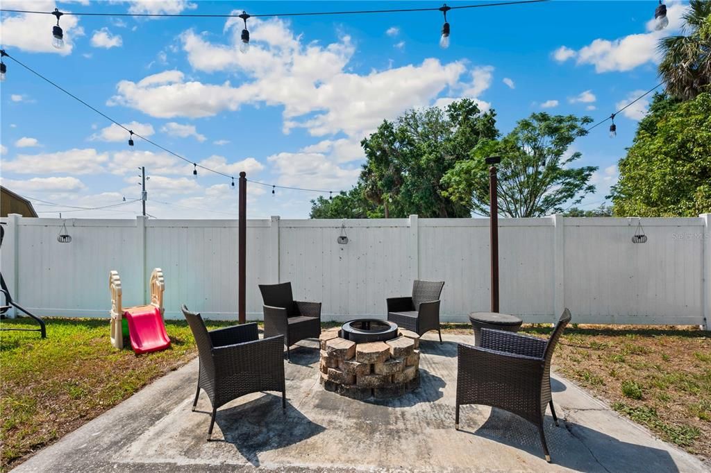 For Sale: $299,000 (3 beds, 2 baths, 1464 Square Feet)