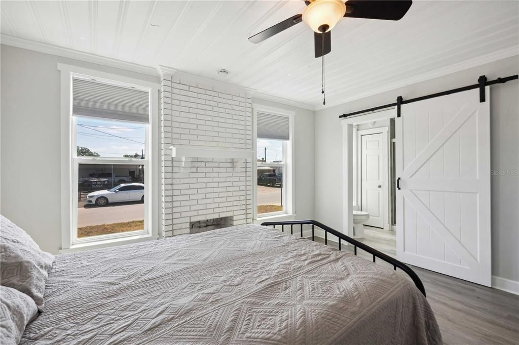 For Sale: $299,000 (3 beds, 2 baths, 1464 Square Feet)