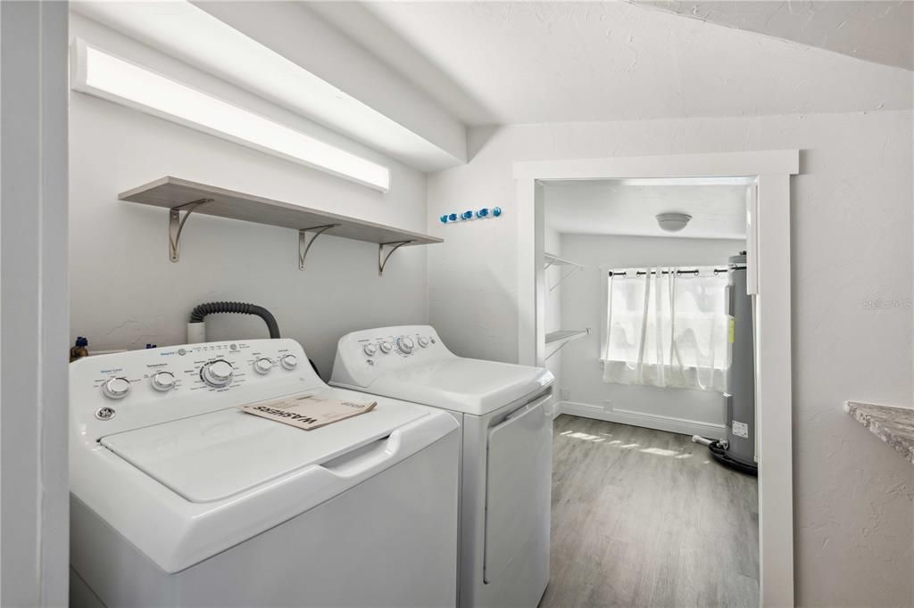 For Sale: $299,000 (3 beds, 2 baths, 1464 Square Feet)