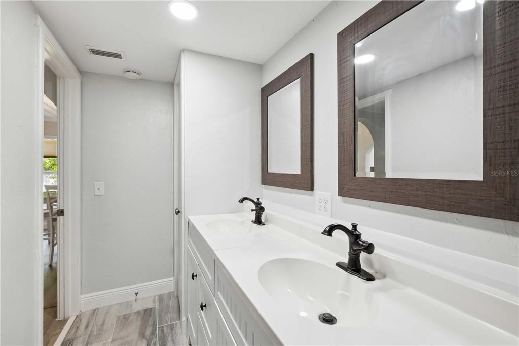 For Sale: $299,000 (3 beds, 2 baths, 1464 Square Feet)
