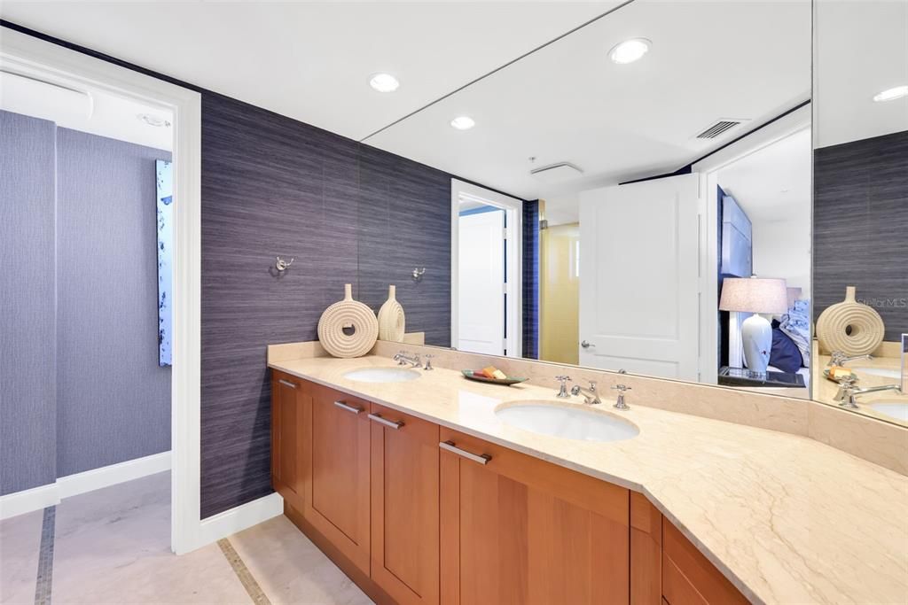 На продажу: $2,995,000 (3 спален, 3 ванн, 3514 Квадратных фут)