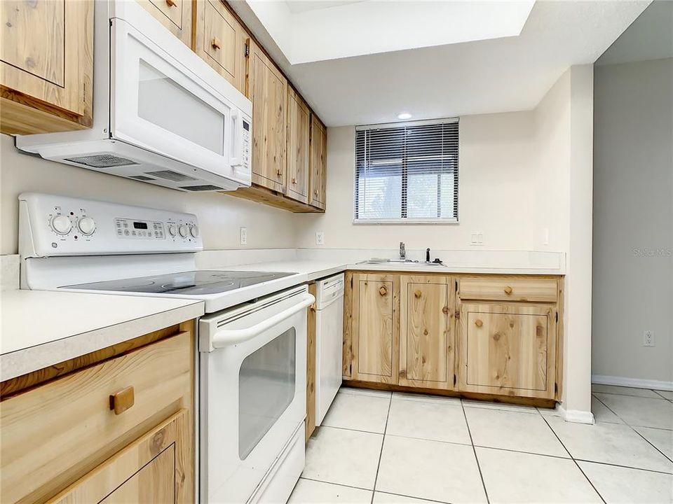 En Venta: $200,000 (2 camas, 2 baños, 1008 Pies cuadrados)