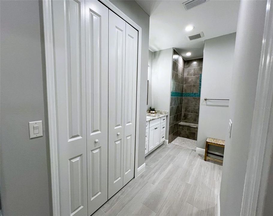 Под контрактом: $499,900 (3 спален, 2 ванн, 1662 Квадратных фут)