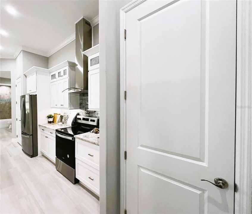Под контрактом: $499,900 (3 спален, 2 ванн, 1662 Квадратных фут)
