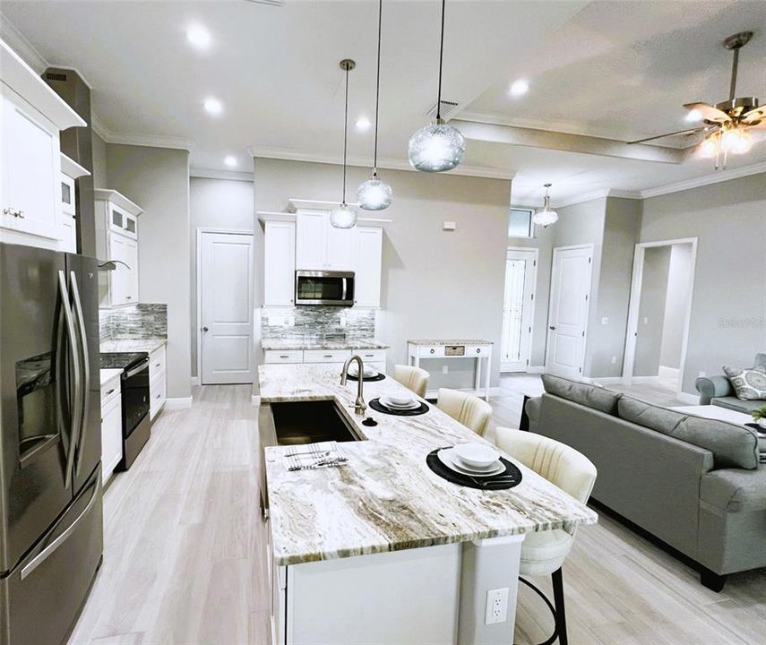 Под контрактом: $499,900 (3 спален, 2 ванн, 1662 Квадратных фут)