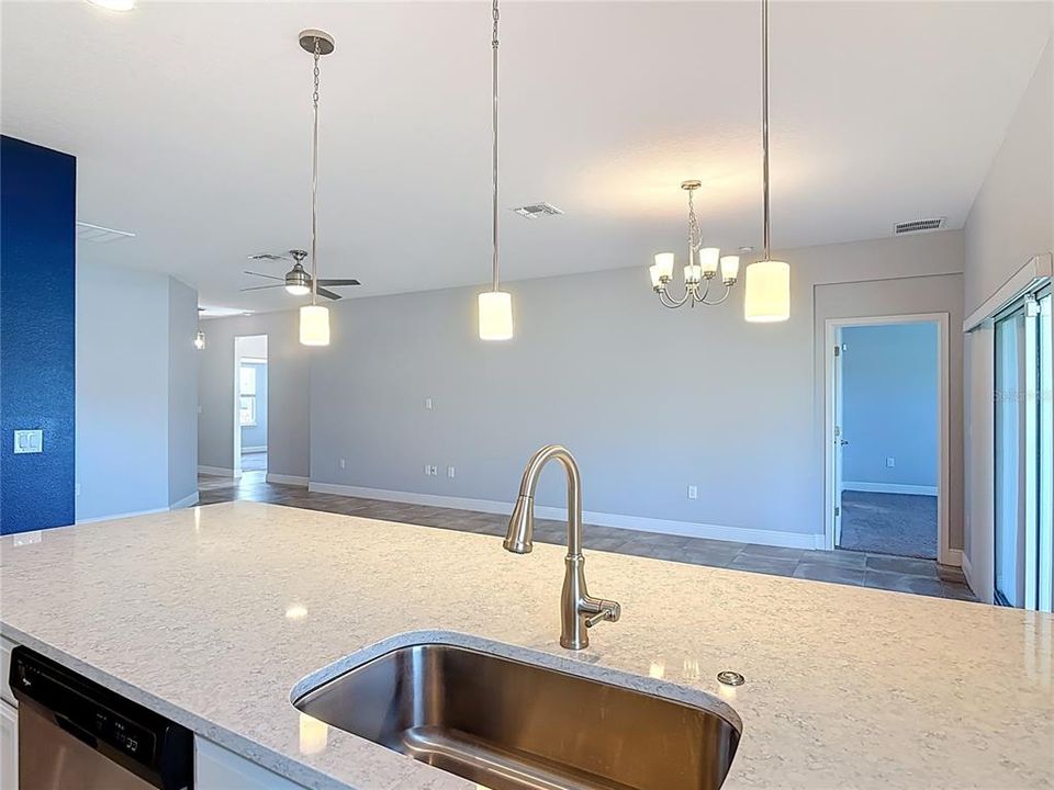 En Venta: $398,900 (3 camas, 2 baños, 1626 Pies cuadrados)
