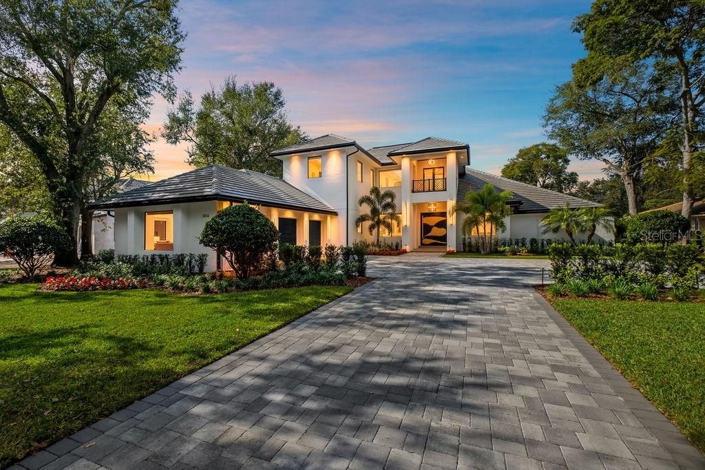 For Sale: $7,250,000 (5 beds, 6 baths, 7099 Square Feet)