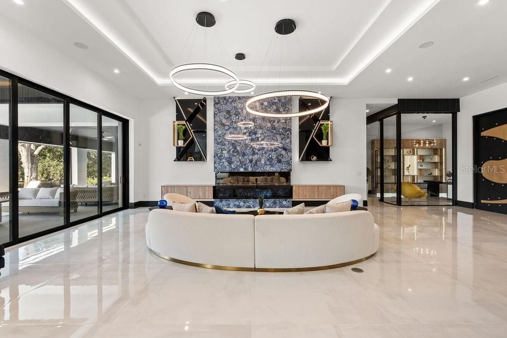 For Sale: $7,250,000 (5 beds, 6 baths, 7099 Square Feet)