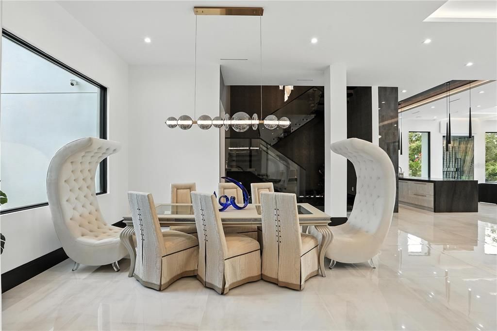 For Sale: $7,250,000 (5 beds, 6 baths, 7099 Square Feet)