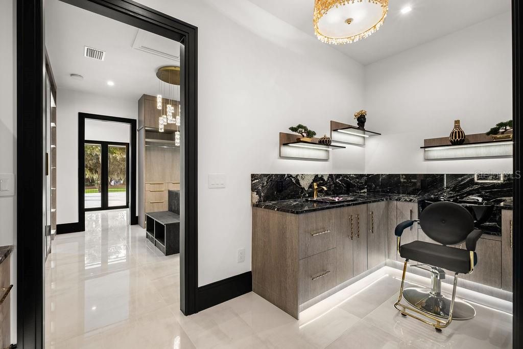 For Sale: $7,250,000 (5 beds, 6 baths, 7099 Square Feet)