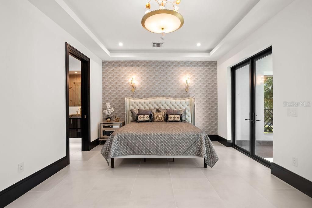 For Sale: $7,250,000 (5 beds, 6 baths, 7099 Square Feet)