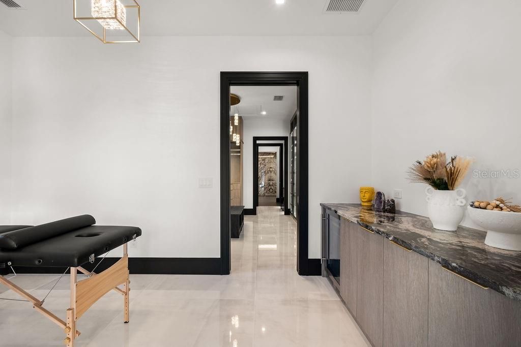 For Sale: $7,250,000 (5 beds, 6 baths, 7099 Square Feet)