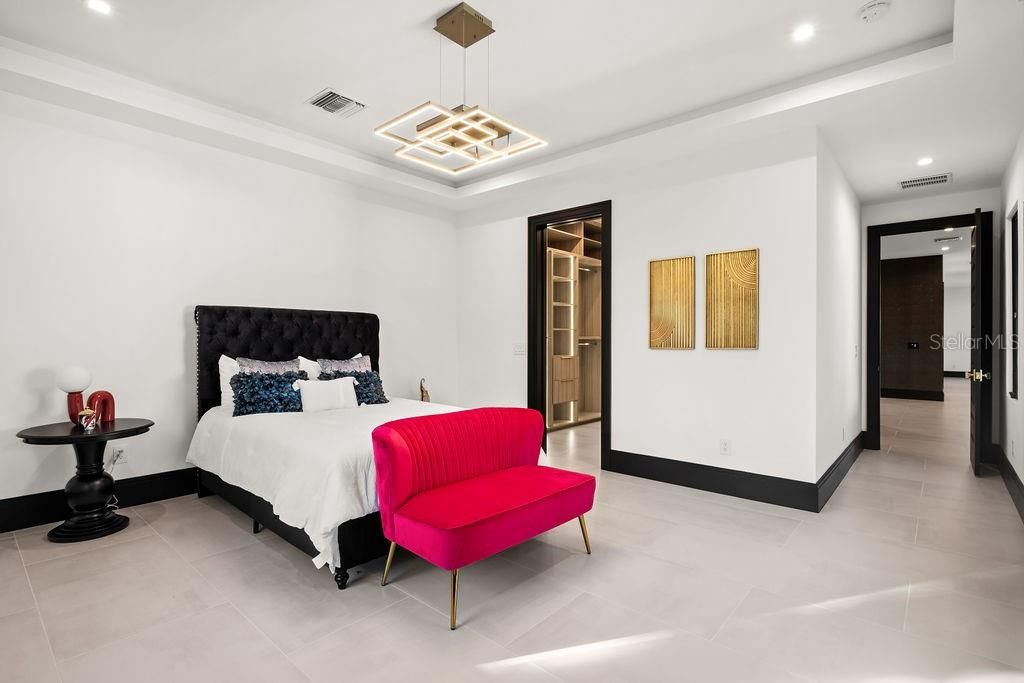 For Sale: $7,250,000 (5 beds, 6 baths, 7099 Square Feet)