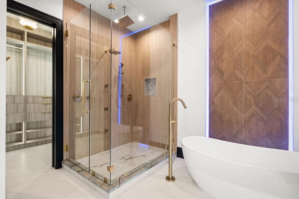 For Sale: $7,250,000 (5 beds, 6 baths, 7099 Square Feet)