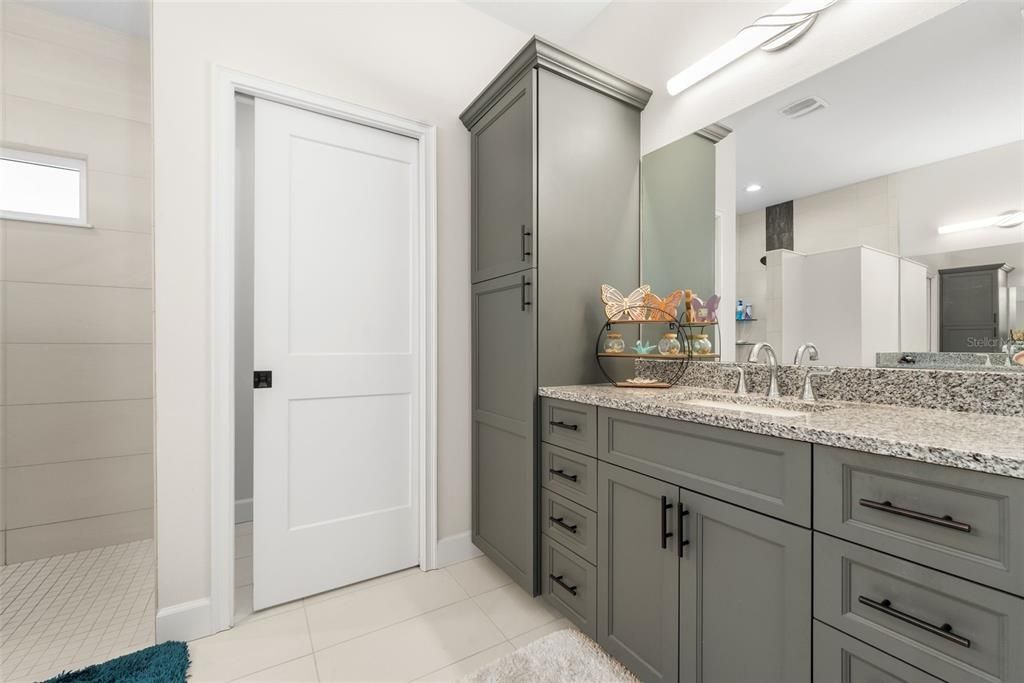 For Sale: $610,000 (4 beds, 2 baths, 2156 Square Feet)