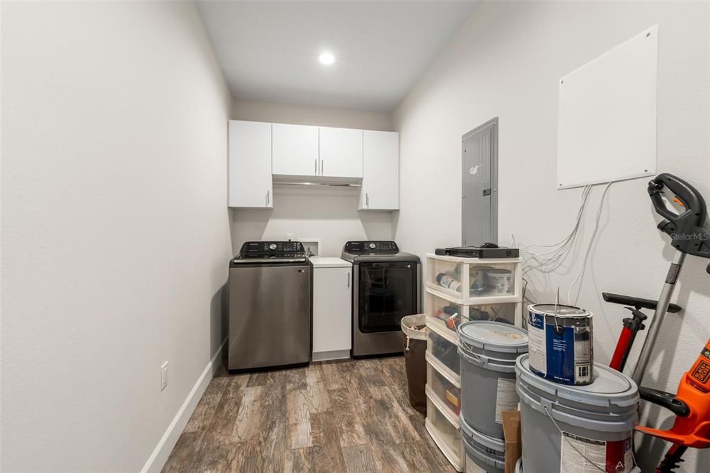 For Sale: $610,000 (4 beds, 2 baths, 2156 Square Feet)
