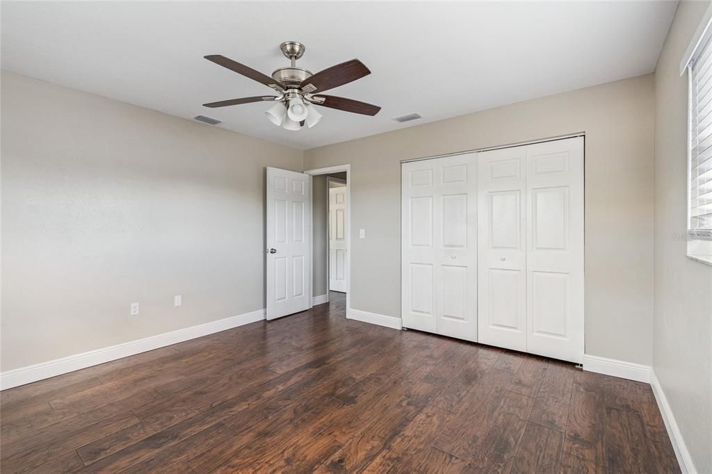 Activo con contrato: $599,900 (4 camas, 3 baños, 2430 Pies cuadrados)