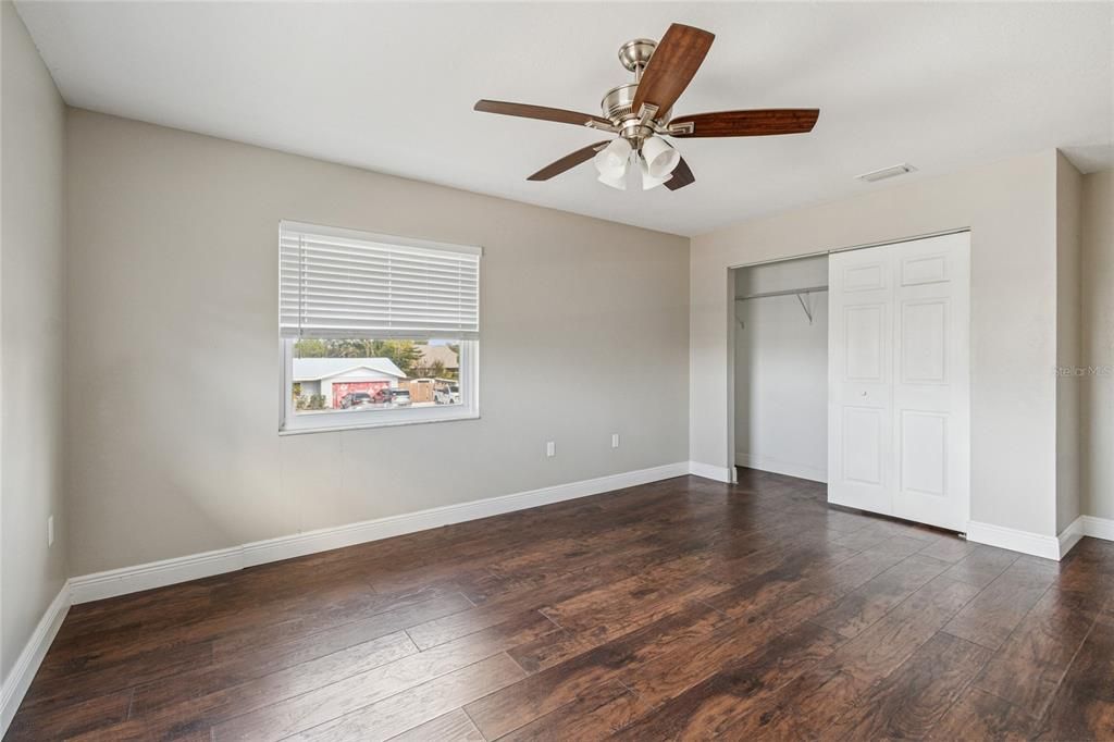 Activo con contrato: $599,900 (4 camas, 3 baños, 2430 Pies cuadrados)