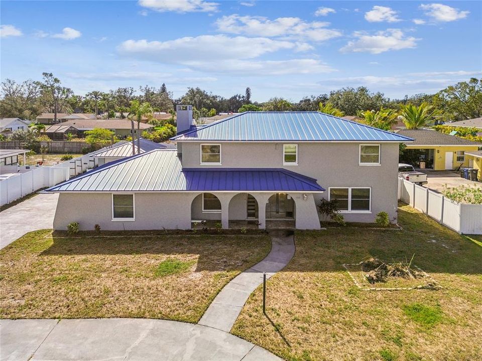Activo con contrato: $599,900 (4 camas, 3 baños, 2430 Pies cuadrados)
