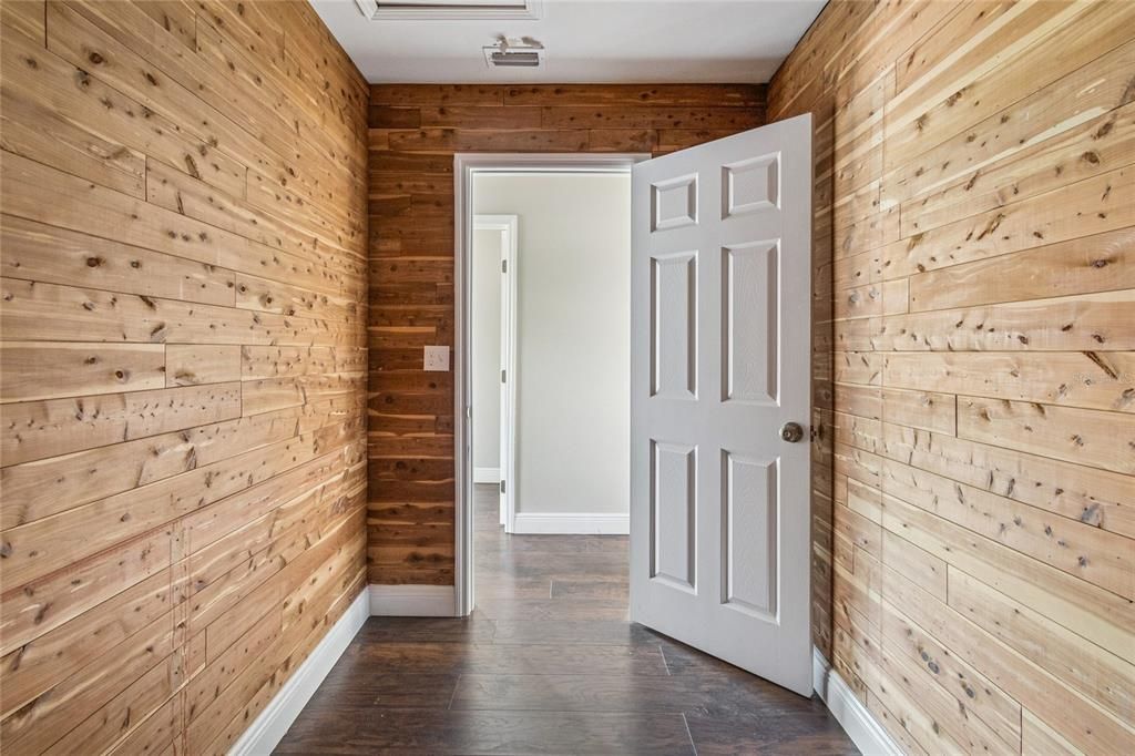 Activo con contrato: $599,900 (4 camas, 3 baños, 2430 Pies cuadrados)