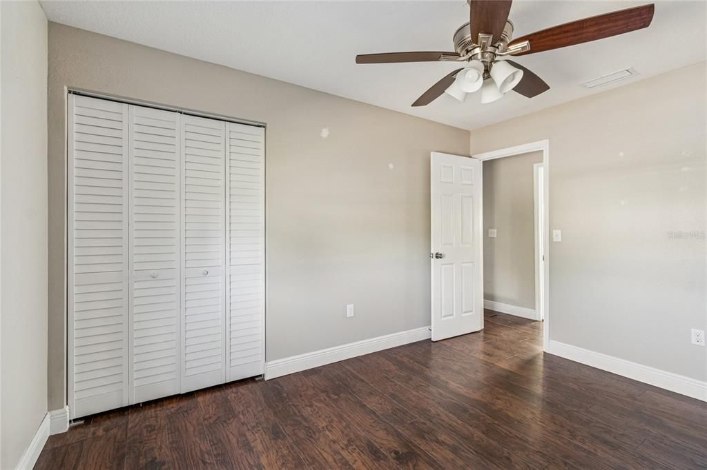 Activo con contrato: $599,900 (4 camas, 3 baños, 2430 Pies cuadrados)