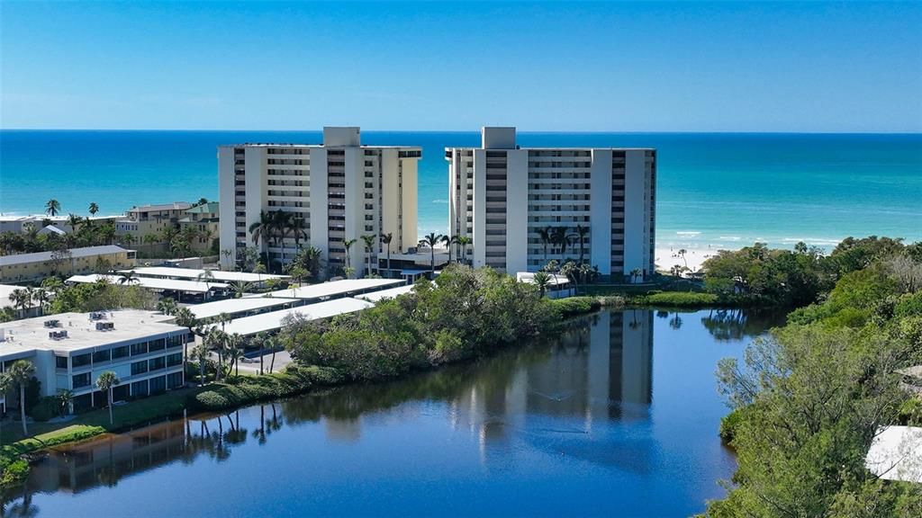 For Sale: $1,195,000 (2 beds, 2 baths, 1282 Square Feet)