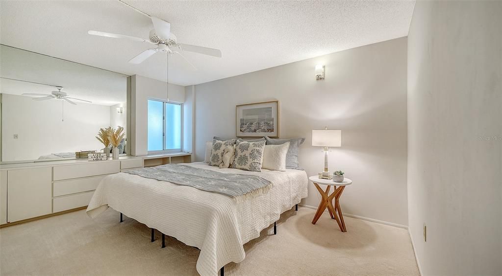 For Sale: $1,195,000 (2 beds, 2 baths, 1282 Square Feet)