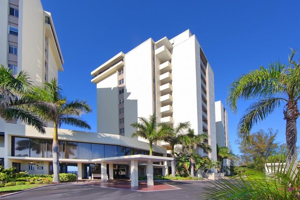For Sale: $1,195,000 (2 beds, 2 baths, 1282 Square Feet)