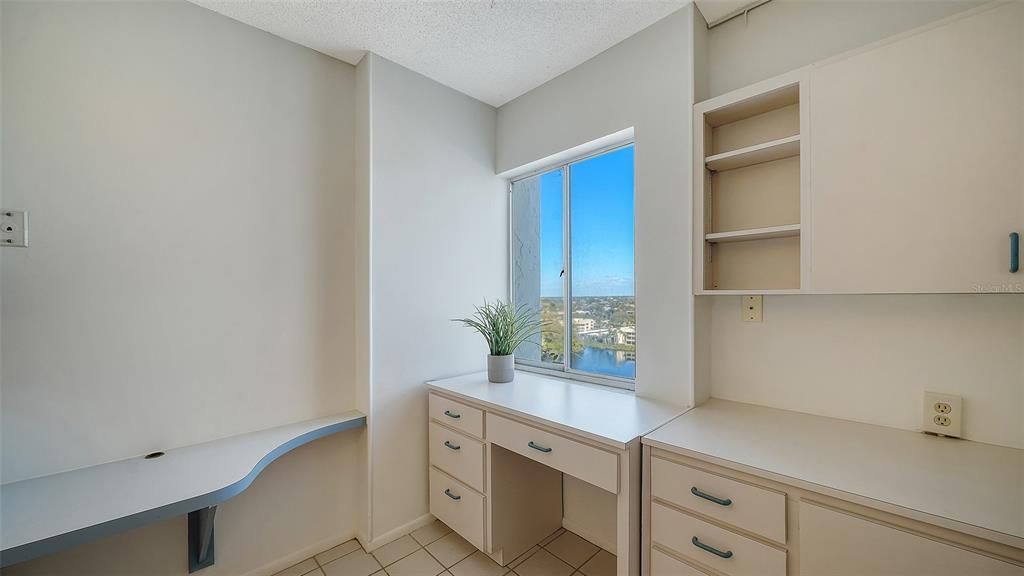 For Sale: $1,195,000 (2 beds, 2 baths, 1282 Square Feet)