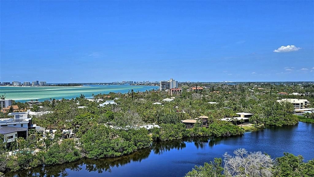 For Sale: $1,195,000 (2 beds, 2 baths, 1282 Square Feet)