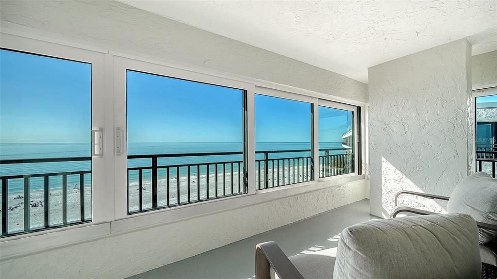 For Sale: $1,195,000 (2 beds, 2 baths, 1282 Square Feet)
