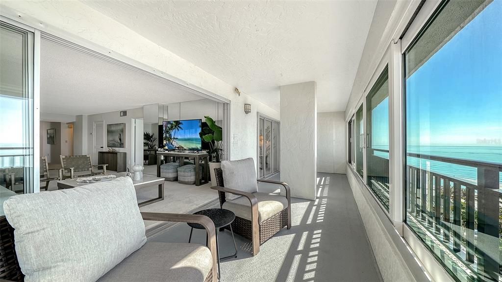 For Sale: $1,195,000 (2 beds, 2 baths, 1282 Square Feet)