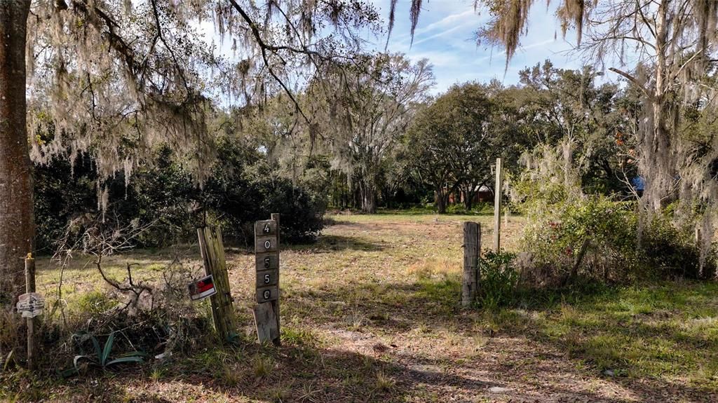 待售: $210,000 (2.30 acres)