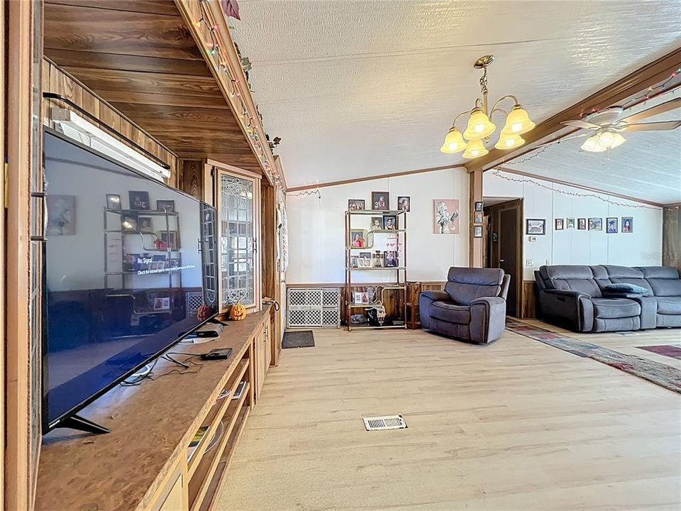 На продажу: $165,000 (3 спален, 2 ванн, 1680 Квадратных фут)