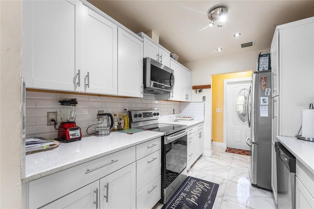 Activo con contrato: $540,000 (3 camas, 3 baños, 1588 Pies cuadrados)