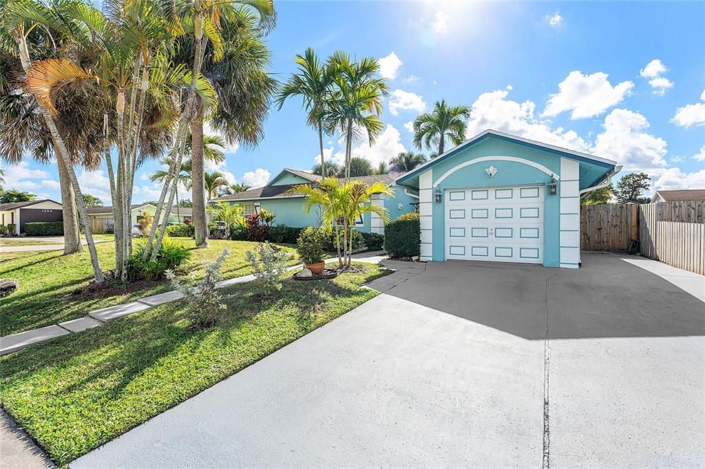 Activo con contrato: $540,000 (3 camas, 3 baños, 1588 Pies cuadrados)