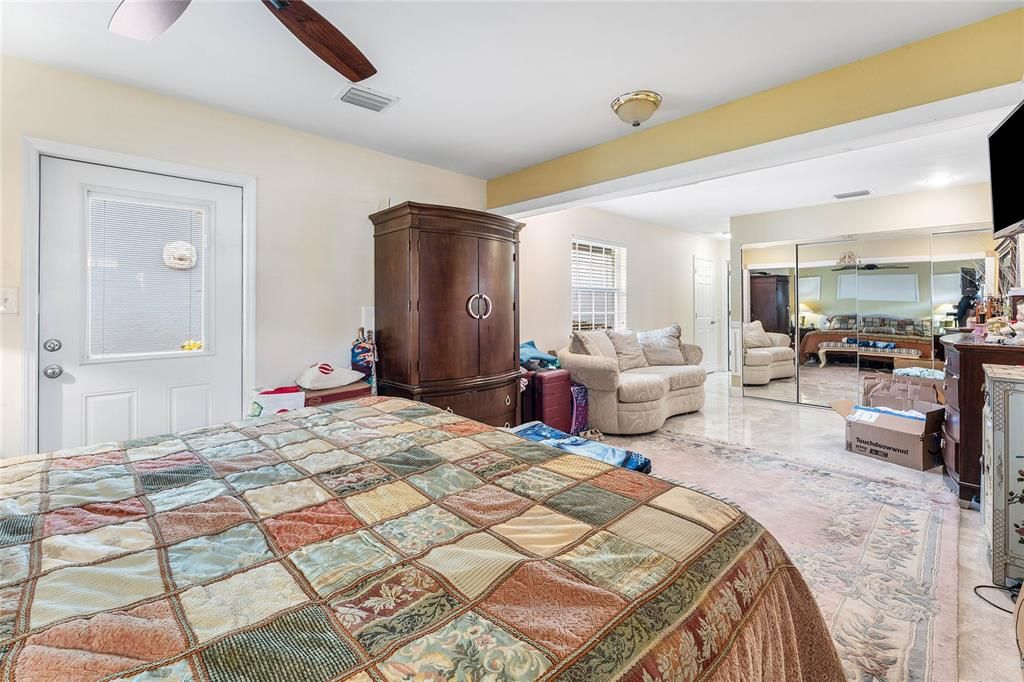 Activo con contrato: $540,000 (3 camas, 3 baños, 1588 Pies cuadrados)