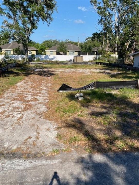 На продажу: $298,000 (0.19 acres)