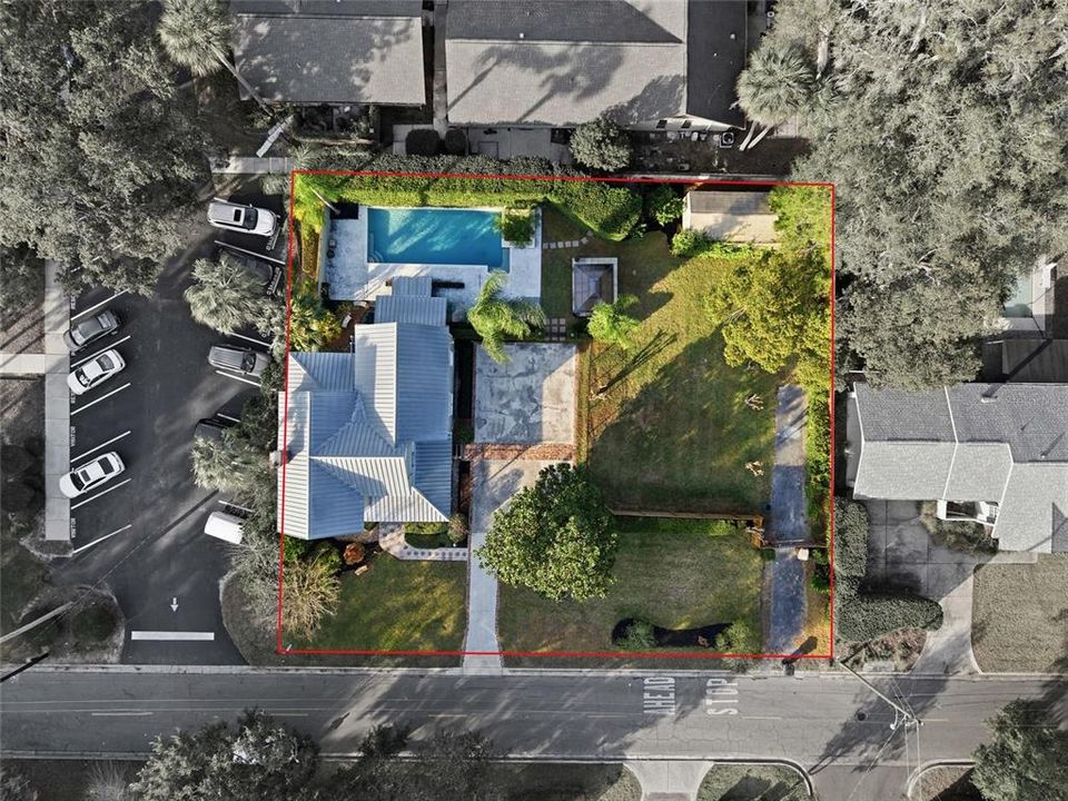Под контрактом: $849,000 (3 спален, 2 ванн, 2466 Квадратных фут)