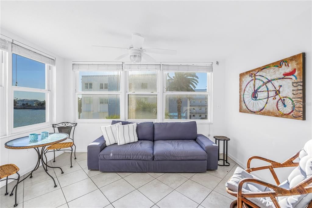 Active With Contract: $2,600 (2 beds, 2 baths, 1350 Square Feet)