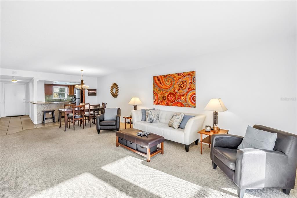 Active With Contract: $2,600 (2 beds, 2 baths, 1350 Square Feet)