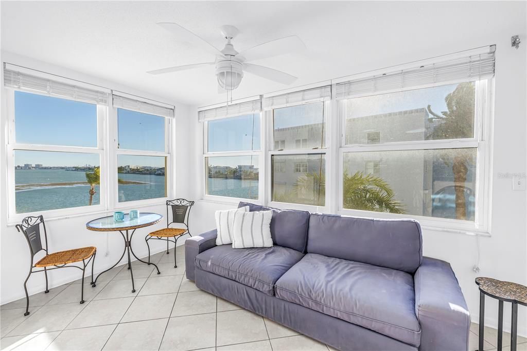 Active With Contract: $2,600 (2 beds, 2 baths, 1350 Square Feet)