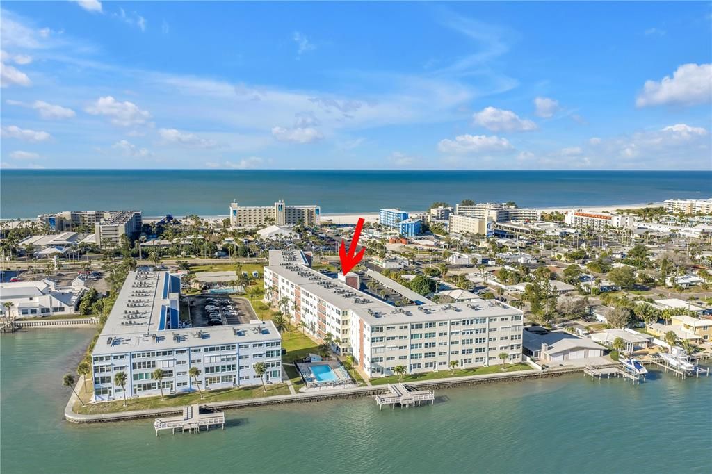 Active With Contract: $2,600 (2 beds, 2 baths, 1350 Square Feet)