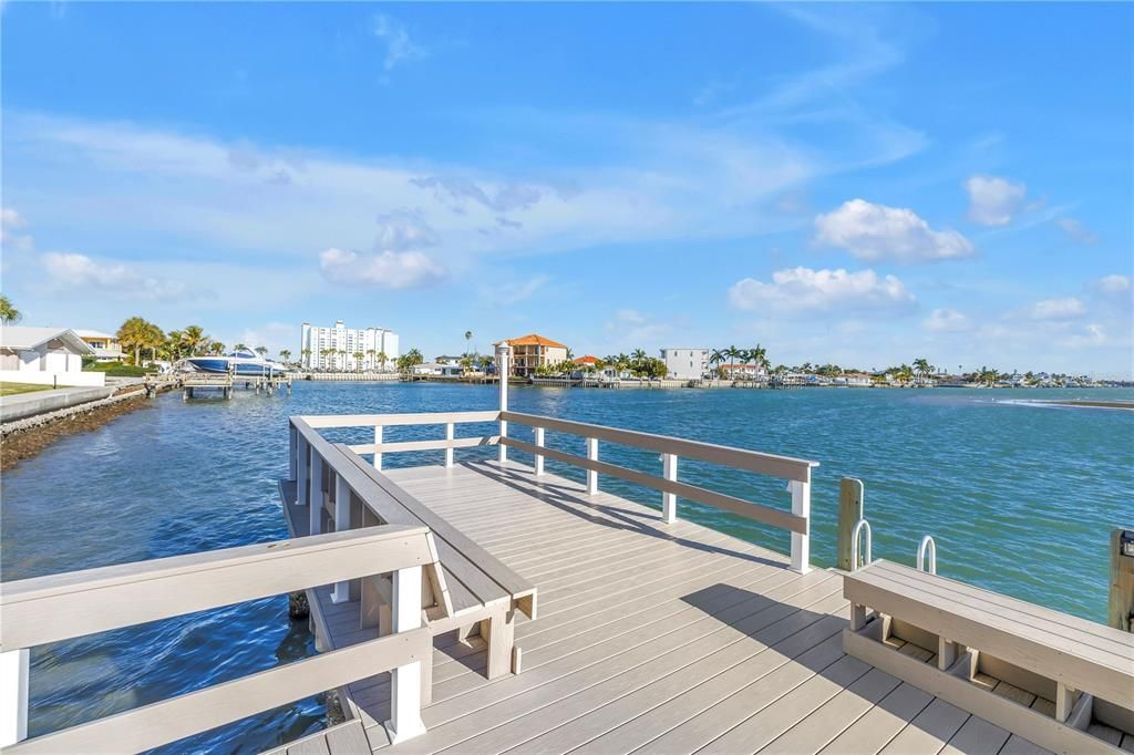 Active With Contract: $2,600 (2 beds, 2 baths, 1350 Square Feet)
