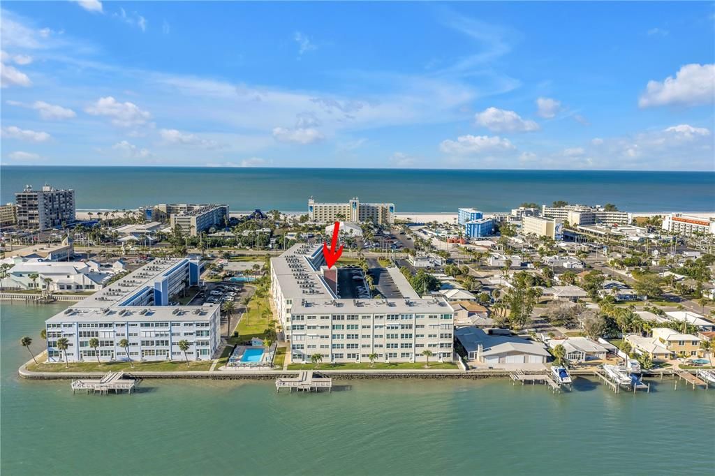 Active With Contract: $2,600 (2 beds, 2 baths, 1350 Square Feet)