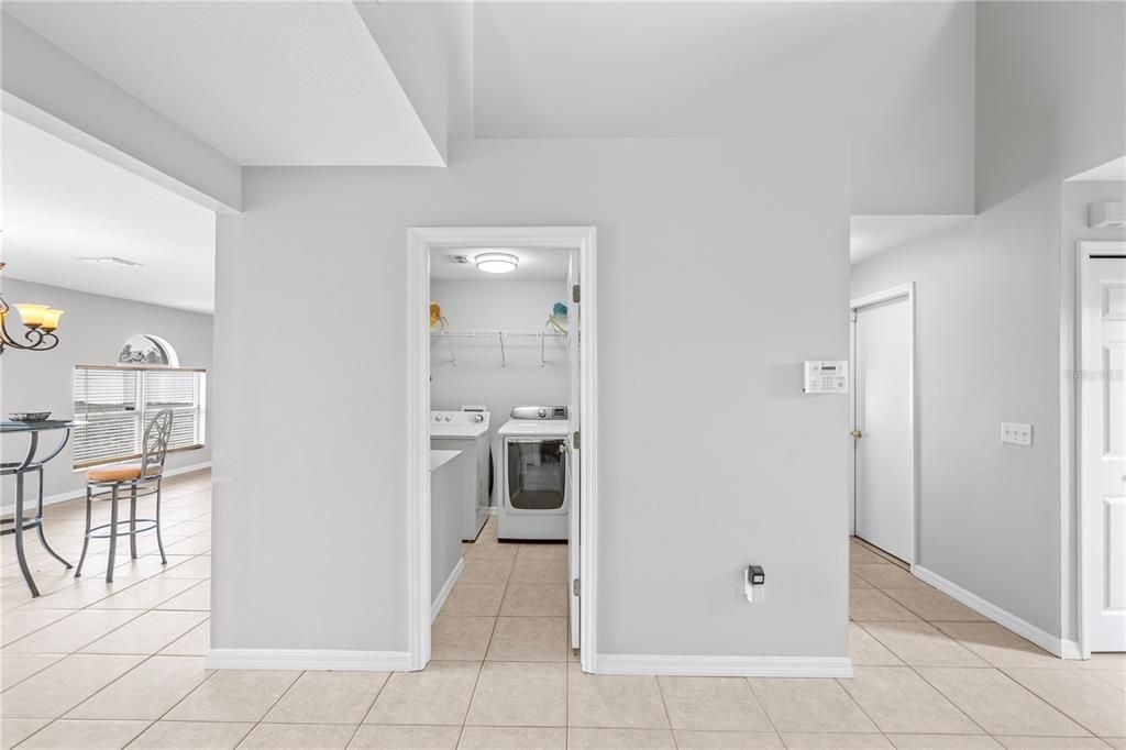 En Venta: $424,000 (4 camas, 2 baños, 2822 Pies cuadrados)