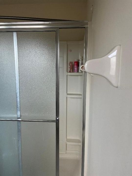 Под контрактом: $1,900 (3 спален, 2 ванн, 1295 Квадратных фут)