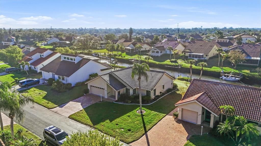 Activo con contrato: $649,900 (3 camas, 2 baños, 1741 Pies cuadrados)